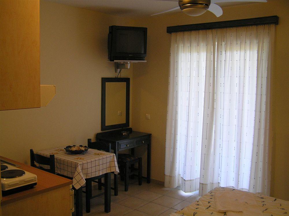 Katerina Seaside Studios Platanés Екстериор снимка